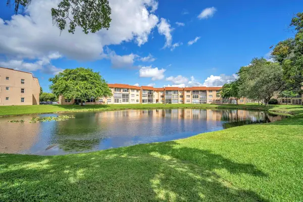 9301 Sunrise Lakes Boulevard #207, Sunrise, FL 33322