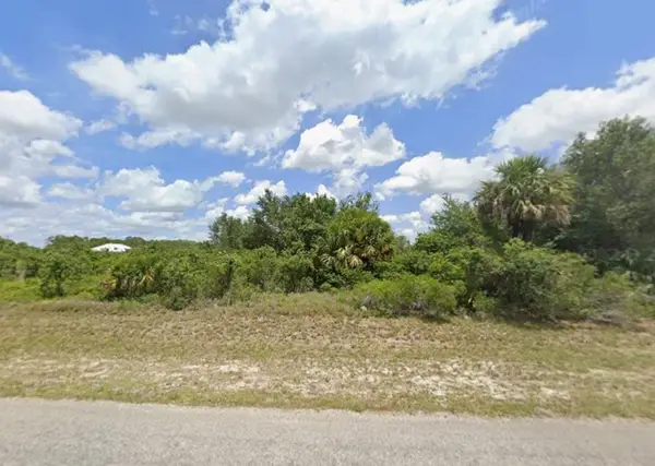 8007 Mangrove Circle, ,, FL 33935