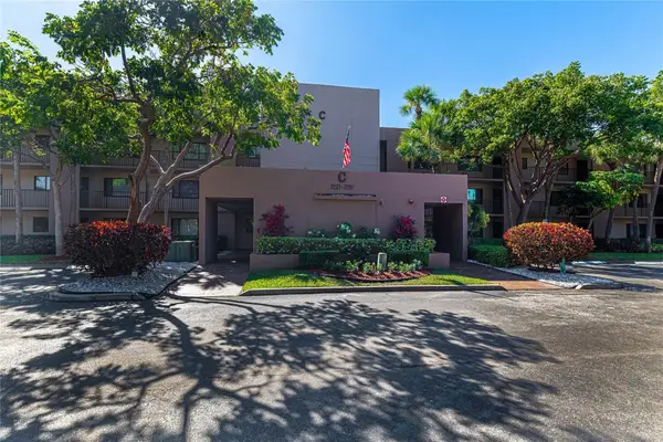 7247 Ashmont Circle #7247, Tamarac, FL 33321