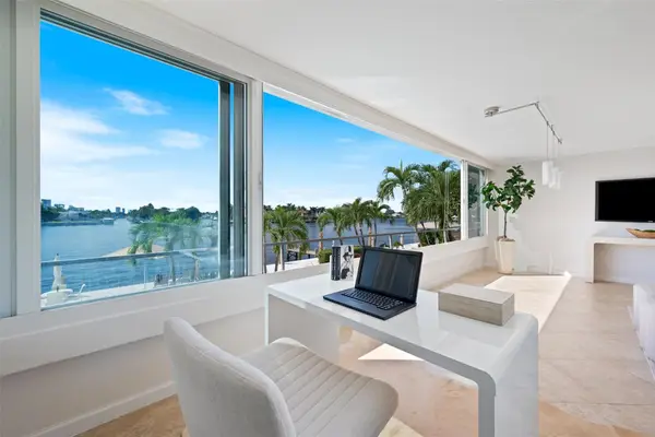 215 N Birch Road #2b, Fort Lauderdale, FL 33304