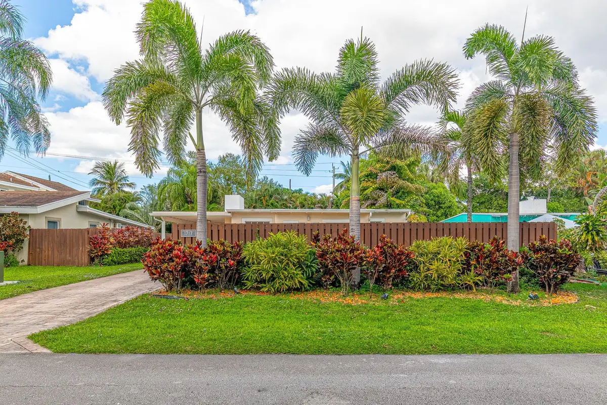 1717 SW 12th Court, Fort Lauderdale, FL 33312 - #1