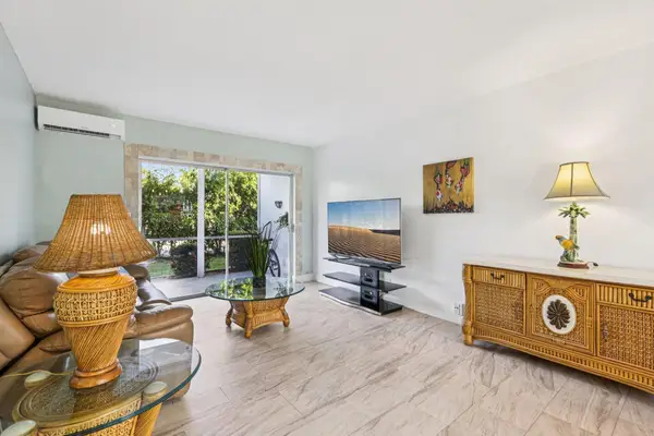 2131 NE 42nd Court #106e, Lighthouse Point, FL 33064
