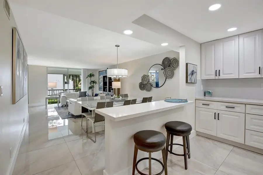 9720 S Hollybrook Lake Drive #204, Pembroke Pines, FL 33025 - #3