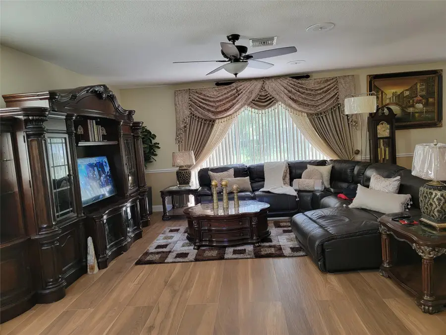 111 Berenger Walk, Royal Palm Beach, FL 33414 - #3