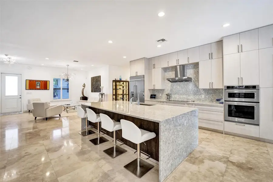 517 NE 11th Avenue, Fort Lauderdale, FL 33301 - #2