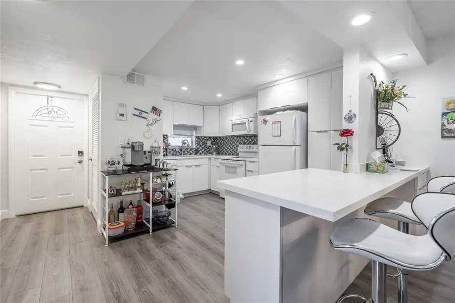 8901 S Hollybrook Boulevard #201, Pembroke Pines, FL 33025 - #3