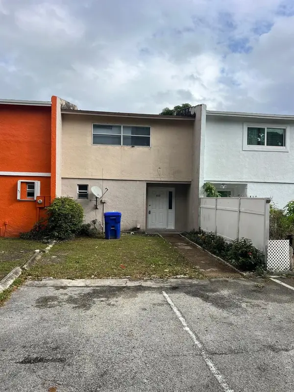 950 SW 74th Avenue #950, North Lauderdale, FL 33068