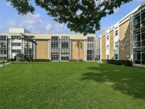 2970 NE 16th Avenue #102b, Oakland Park, FL 33334