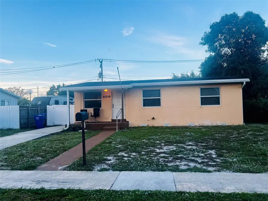 6409 Franklin Street, Hollywood, FL 33024 - #2