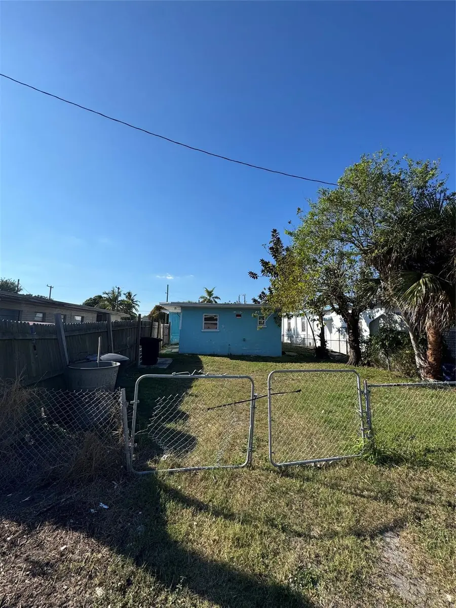 812 N 17th Street, Fort Pierce, FL 34950 - #2