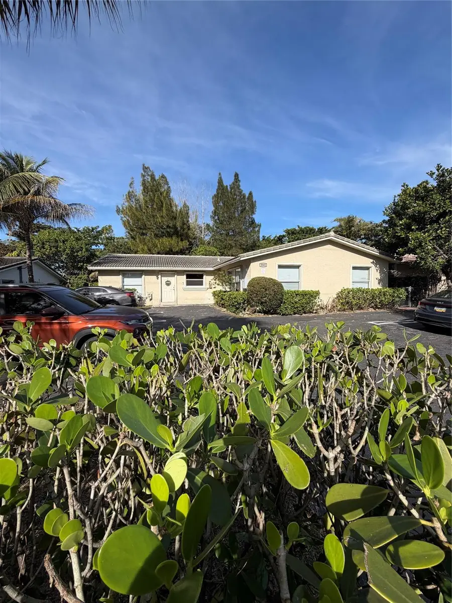 3502 Riverside Drive, Coral Springs, FL 33065 - #3