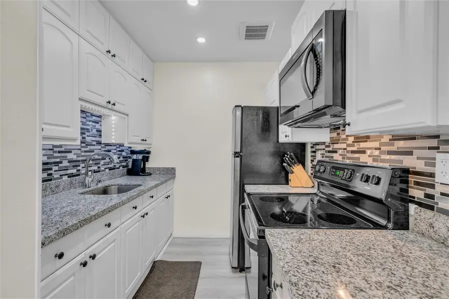 1050 SW 11th Street #1L, Hallandale Beach, FL 33009 - #3