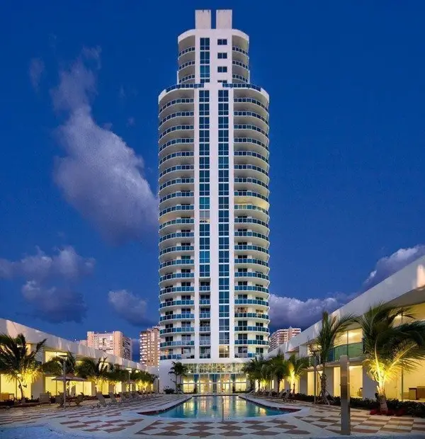 1945 S Ocean Drive #910, Hallandale Beach, FL 33009