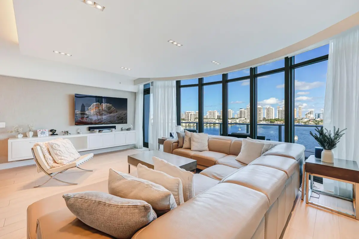 17301 Biscayne Boulevard #1011, North Miami Beach, FL 33160 - #1