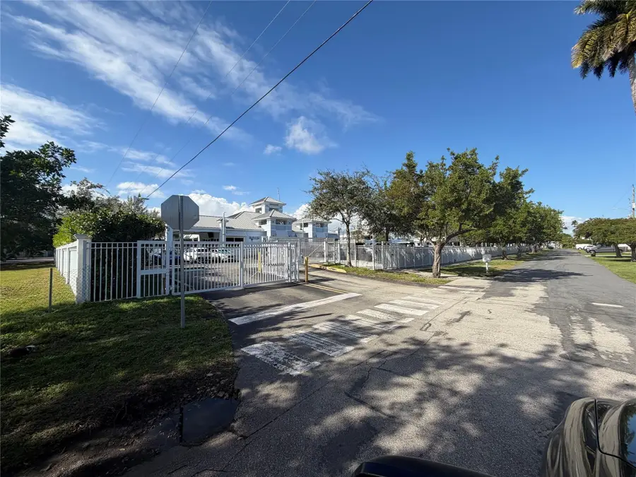 206 NE 5th Avenue, Dania Beach, FL 33004 - #3