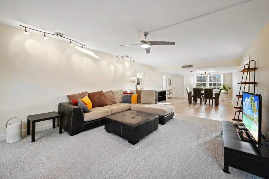 3900 Oaks Clubhouse Drive #310, Pompano Beach, FL 33069 - #3