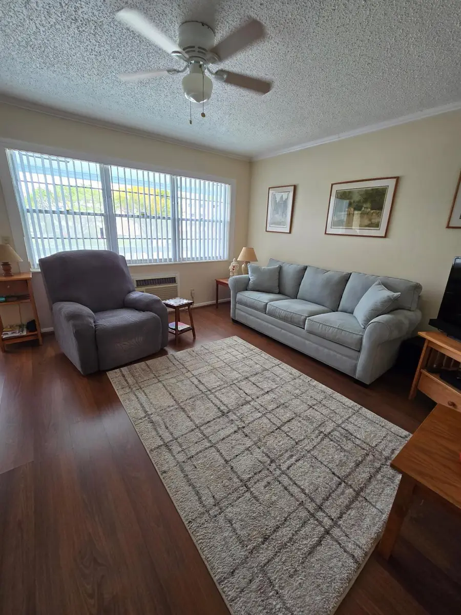 111 Lyndhurst E #111, Deerfield Beach, FL 33442 - #2