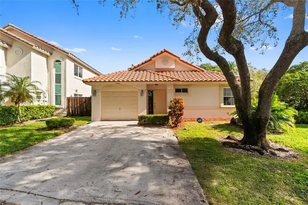9815 NW 5th Place, Plantation, FL 33324