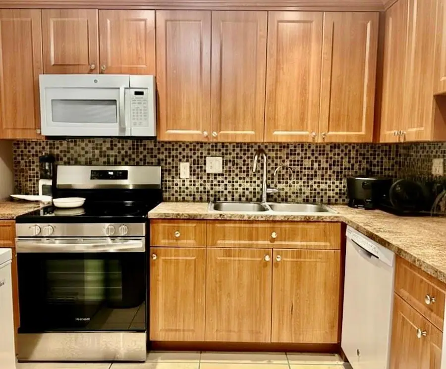 5985 Del Lago Circle #223, Sunrise, FL 33313 - #3