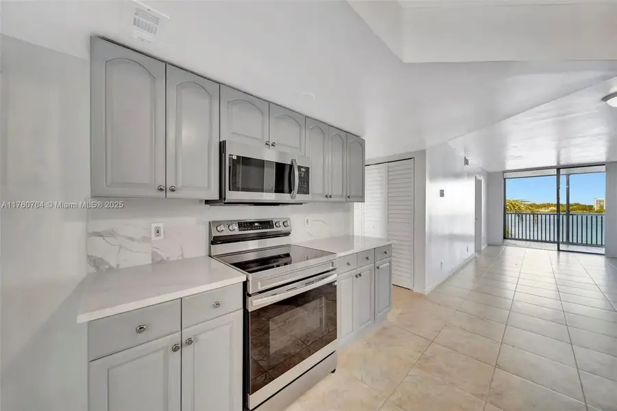 117 Lake Emerald Drive #408, Oakland Park, FL 33309 - #3