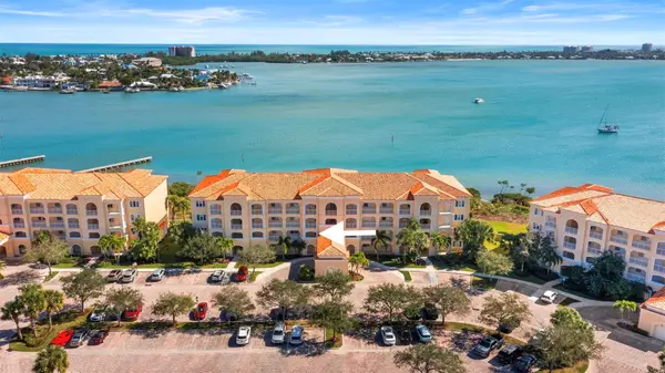 21 Harbour Isle Drive #203, Hutchinson Island, FL 34949