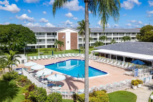 2453 NE 51st Street #D-306, Fort Lauderdale, FL 33308