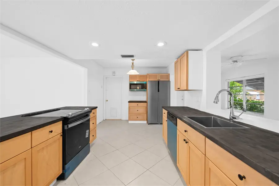 7005 NW 11th Street, Margate, FL 33063 - #3