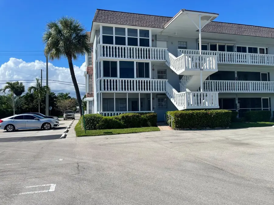 490 19th Avenue #106, Pompano Beach, FL 33060 - #3