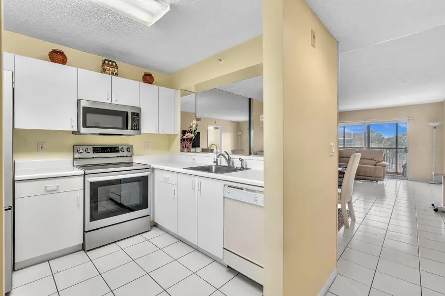 9560 Weldon Circle #J413, Tamarac, FL 33321 - #3