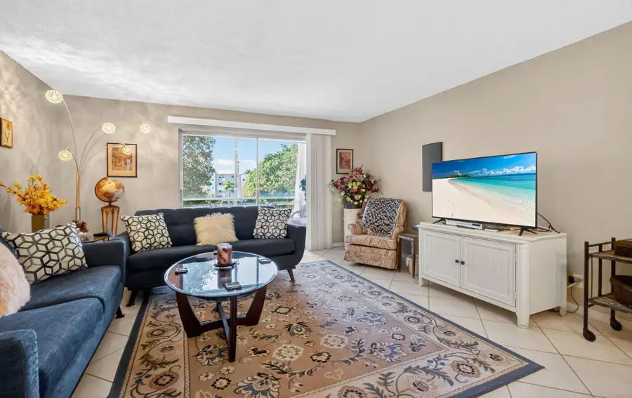 330 NE 26th Avenue #318, Boynton Beach, FL 33435 - #2