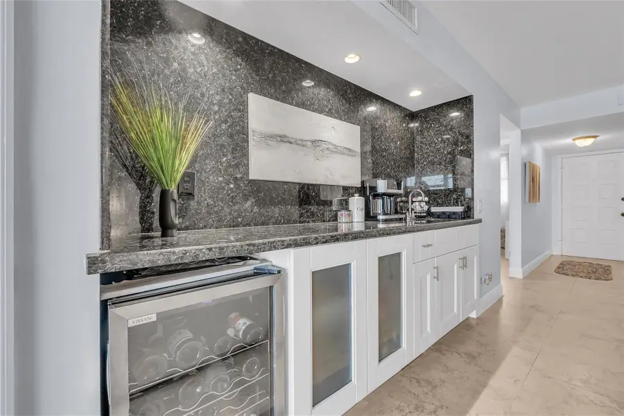 112 Lake Emerald Drive #104, Oakland Park, FL 33309 - #3