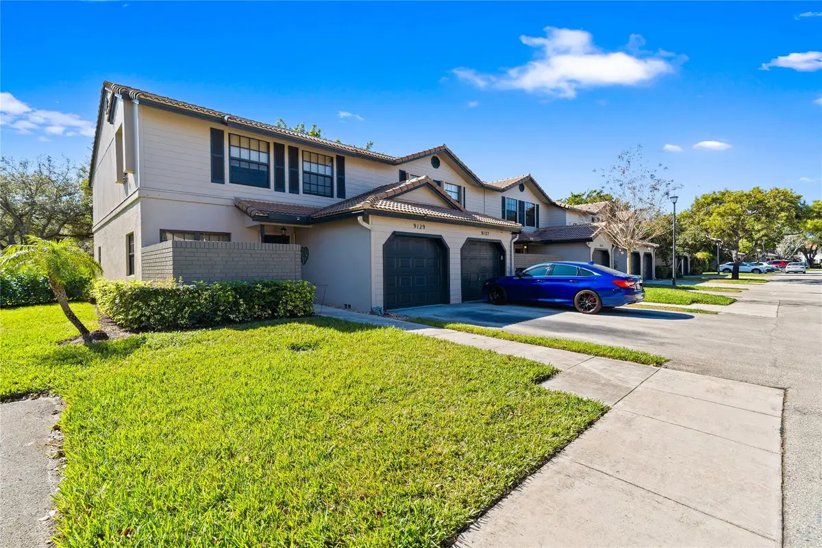 9129 N Vineyard Lake Drive #9129, Plantation, FL 33324 - #1