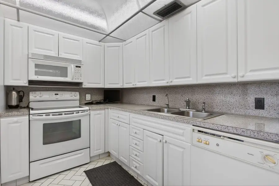 2403 Antigua Circle #B4, Coconut Creek, FL 33066 - #2
