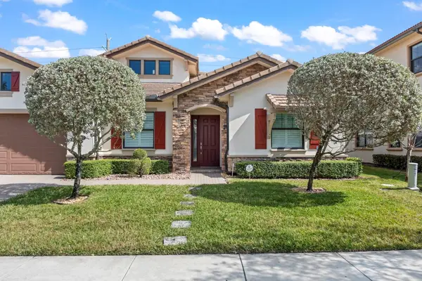 8840 E Watercrest Cir Circle E, Parkland, FL 33076