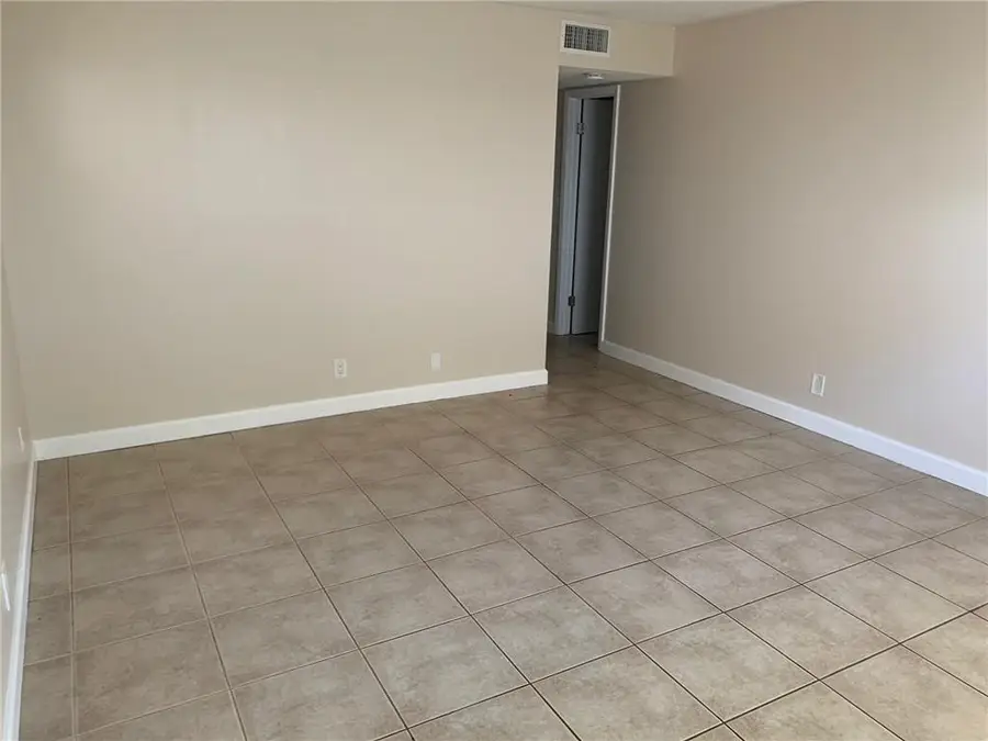 206 SW 1st Street #J-4, Pompano Beach, FL 33060 - #3