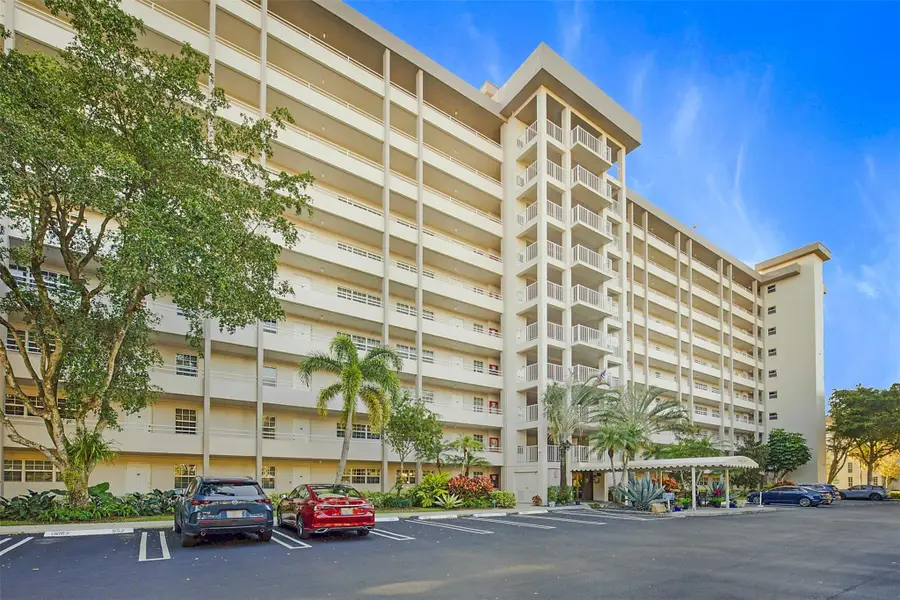 575 Oaks Lane #703, Pompano Beach, FL 33069 - #2