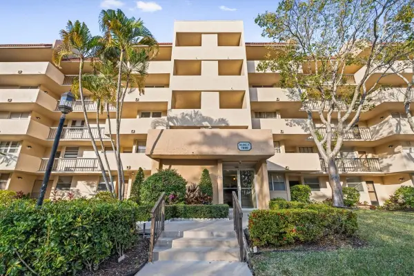 7080 Environ Boulevard #423, Lauderhill, FL 33319