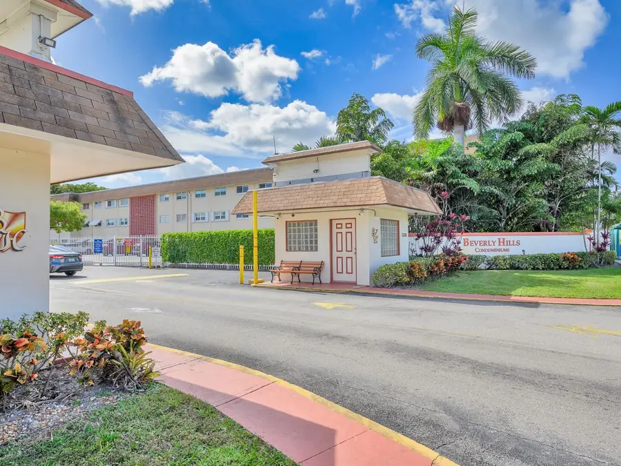5300 Washington Street #W414, Hollywood, FL 33021 - #2