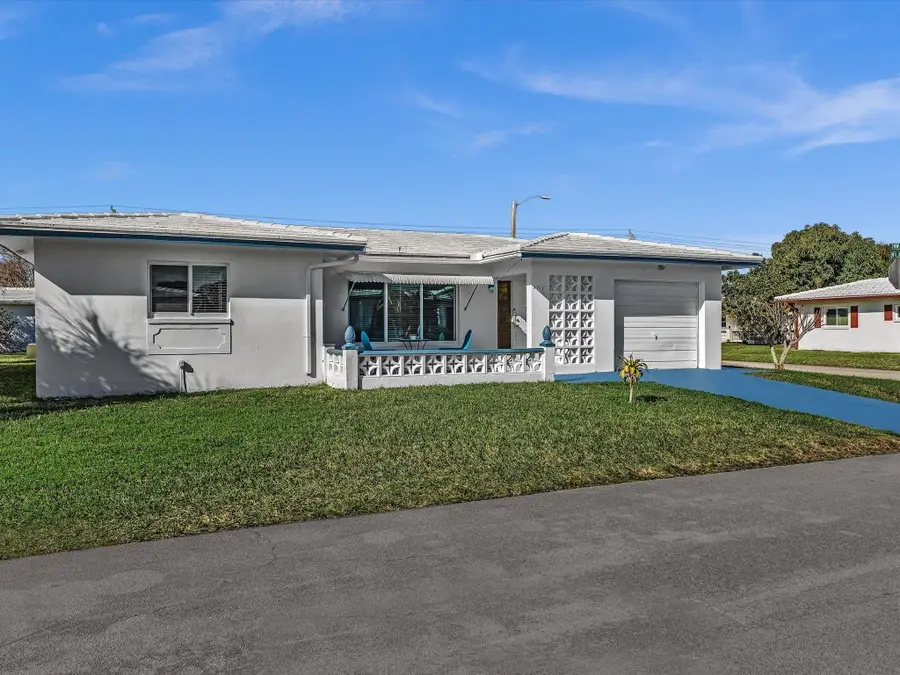5711 NW 84th Avenue, Tamarac, FL 33321 - #3