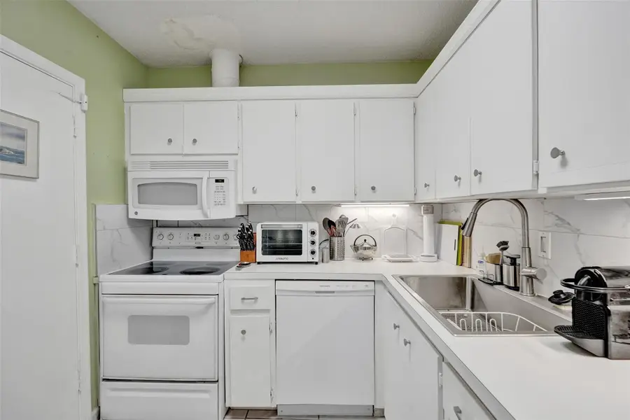 6750 NE 21st Road #123, Fort Lauderdale, FL 33308 - #2