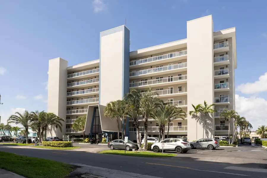 615 N Riverside Drive #301, Pompano Beach, FL 33062 - #2