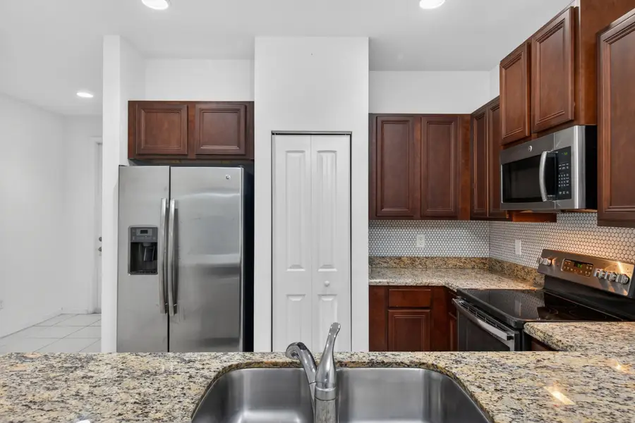 4234 N Dixie Highway #122, Oakland Park, FL 33334 - #3