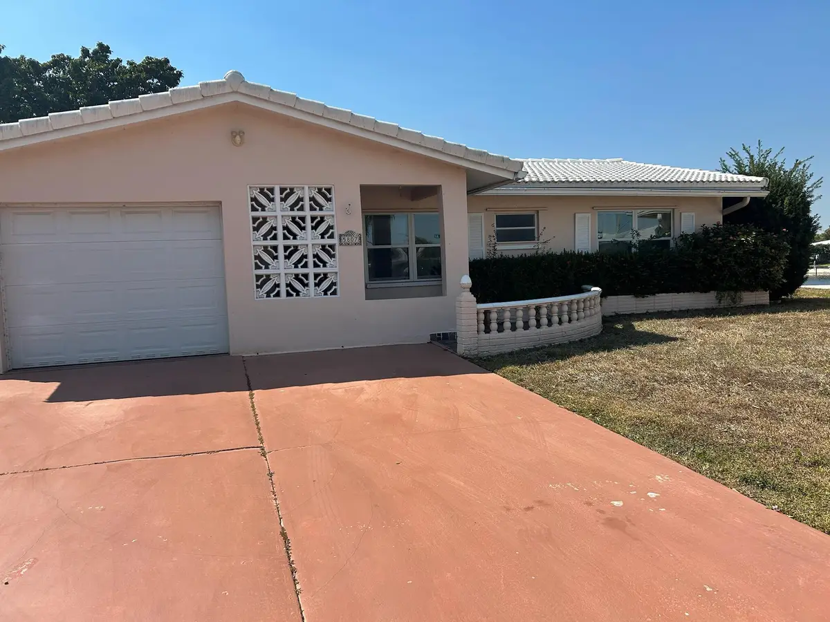 5807 NW 85th Avenue, Tamarac, FL 33321 - #1