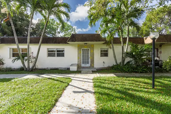 437 SW Natura Avenue #F, Deerfield Beach, FL 33441