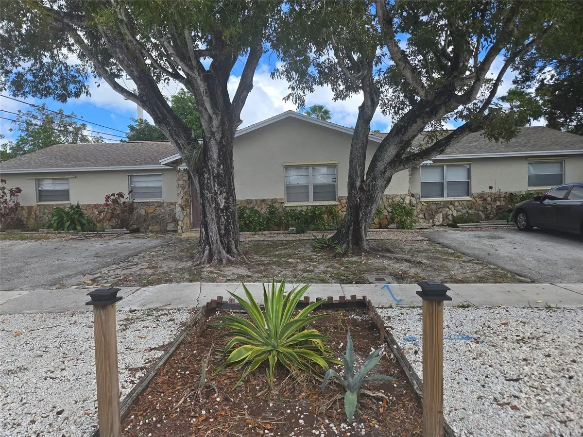 296 Alemeda Drive, Palm Springs, FL 33461 - #1