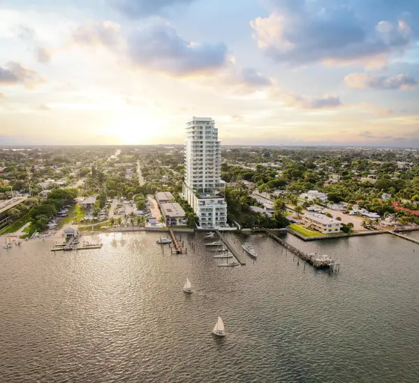 4714 N Flagler Drive #802, West Palm Beach, FL 33407