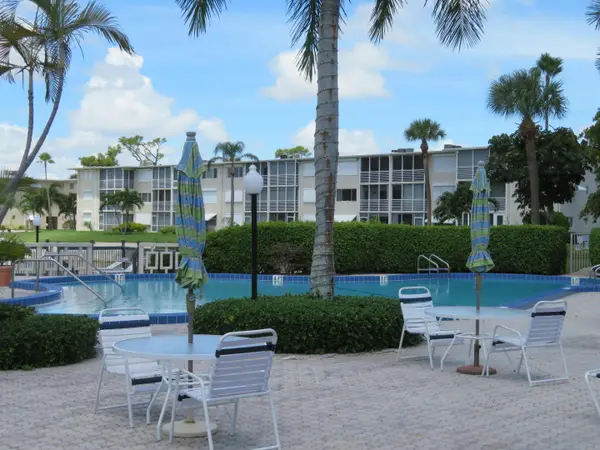 2682 Garden Drive S #301, Lake Worth, FL 33461