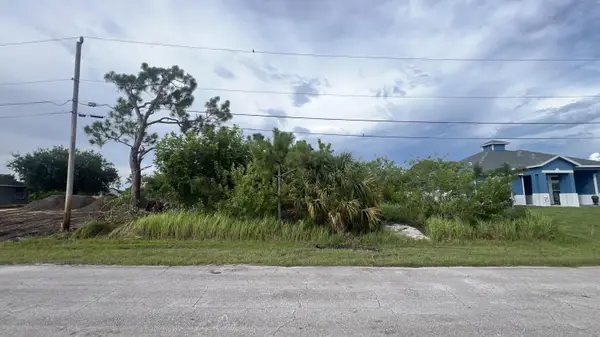 2607 SW Fair Isle Road, Port St Lucie, FL 34987