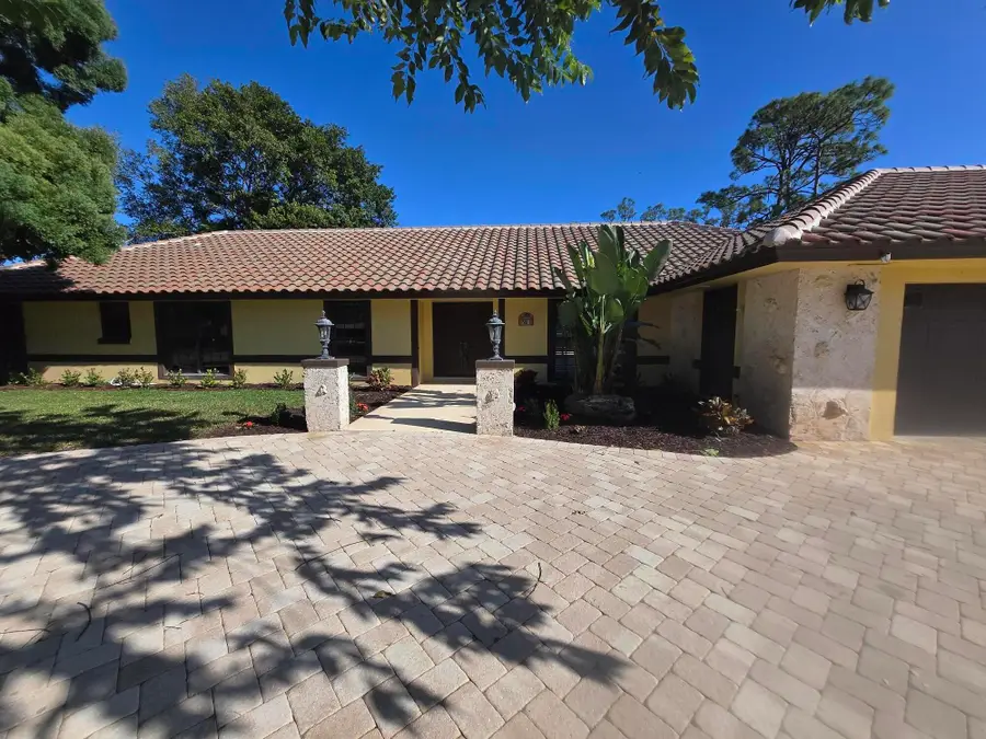 581 S Country Club Drive, Atlantis, FL 33462 - #2