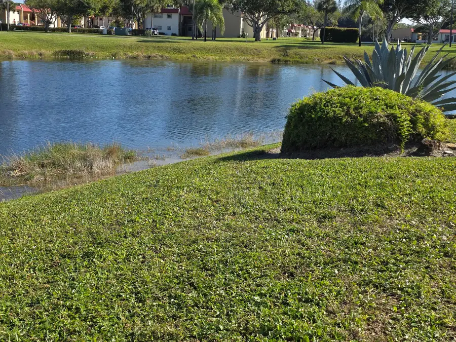 121 Lake Gloria Drive, West Palm Beach, FL 33411 - #2